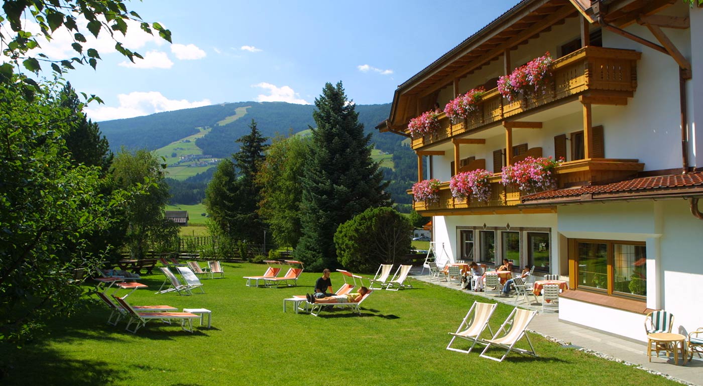 The lawn for sunbathing at Hotel Markushof