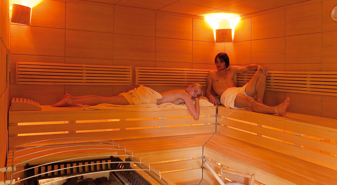Couple in a Finnish sauna at Hotel Markushof